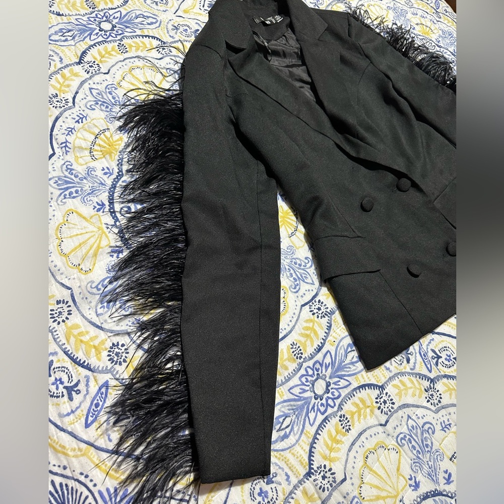 Blazer - Picture 5 of 5